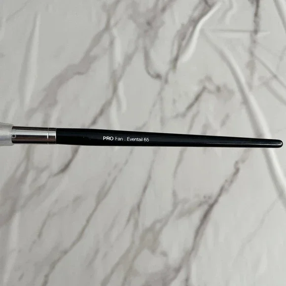 SEPHORA COLLECTION Pro Fan Brush #65 - Picture 4 of 10